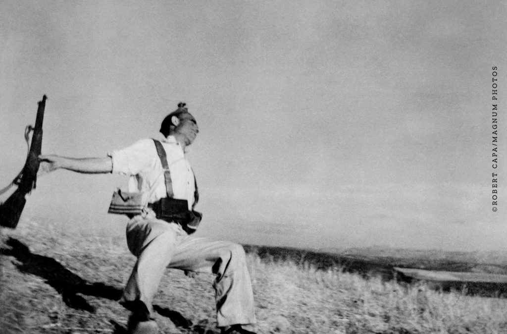 Robert Capa: um dos maiores e melhores fotógrafos de guerra de todos os tempos